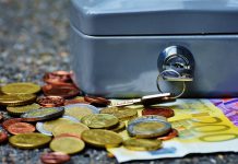 Úroky u spořicích účtů začaly nepatrně růst. Ovšem jen někde