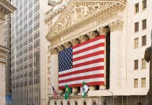 Světové akcie zažily nejhlubší propad od roku 2011 světové akcie