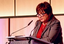 Sníží ministryně Schillerová počet úředníků již letos?