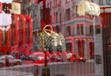 Zadlužení ČR: Stát spotřeboval loni více než domácnosti zadlužení ČR