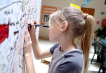 Finanční gramotnost a její výuka má svá pravidla. Nesmí být nuda blondyna