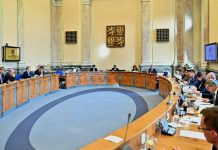 Zadlužení vládních institucí kleslo na 31,97 % HDP zadlužení vládních institucí