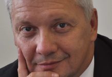 Vyřídit pracovní povolení pro cizince trvá čtyři měsíce i déle vyřídit pracovní povolení pro cizince - Martin Stolín