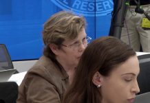 Dolar oslabuje. Donald Trump už nemusí být smutný