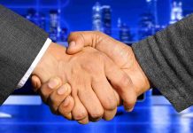 Objem fúzí a akvizic loni v Česku klesl o polovinu objem fúzí a akvizic