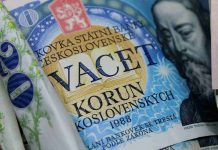 Koruna zůstává podhodnocena i 30 let od její devalvace devalvace a