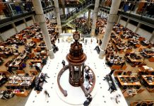 Pojišťovny za covid-19 zaplatí v přepočtu biliony korun Pojistovny