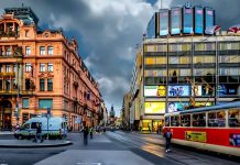 NRKI: Nejhorší platební morálku mají dlouhodobě firmy v Praze firmy