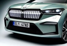 Prodeje nových aut dále klesají. Výjimku tvoří motocykly  motocykly