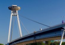 Minimální mzda na Slovensku bude příští rok 623 eur Slovensku