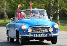 Auta si nově pořizují i starší lidé, kteří je v minulosti odmítali porizuji