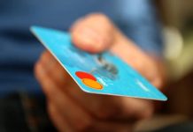 Lidí, kteří nezvládají řádně splácet úvěry, jsou desítky tisíc splacet_uvery