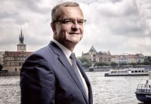 Miroslav Kalousek prokázal odvahu. Vzdal se funkce Kalousek