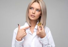 Kryptoměna bitcoin dnes překonala hranici 800 000 korun bitcoin