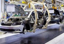 Česká výroba motorových vozidel loni propadla o 19,2 procenta vozidel