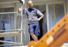 Cizinci tvořili předloni 15 procent zaměstnanců v Česku zamestnancu