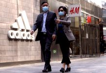 Čína pořádá minuty nenávisti proti H&M, Nike i dalším firmám H&M