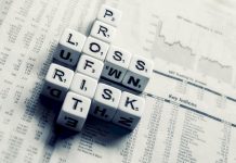 Banky: Sedět na penězích a bát se, co přijde, také není zdravé banky