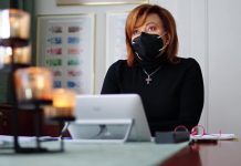 Ministryně Schillerová navrhuje další půlbilionový schodek schodek