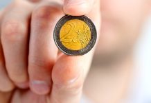 Inflace v eurozóně obrátila. Letos v lednu vzrostla o 0,9 % eurozone