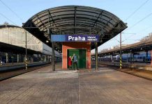 Železniční dopravci znovu omezují spoje. I zaznamenávají ztráty dopravci