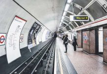 Agentura Fitch zlepšila výhled úvěrového ratingu Británie Fitch