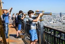 Eiffelova věž se po osmi a půl měsících otevřela veřejnosti Eiffelova_vez