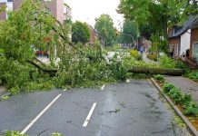 Lidé zasažení tornádem získají daňové úlevy i finanční pomoc tornadem