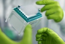 BioNTech jen letos vydělal na Comirnaty cca 102 mld. Kč BionTech