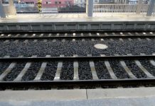 Dráhy v prvním pololetí snížily ztrátu na 217 milionů korun drahy