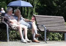 Penzisté si od ledna polepší v průměru o 805 korun penziste