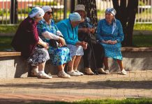 Ovdovělý důchodce bere jen jeden z důchodů v plné výši duchodu