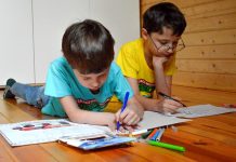 Krizové ošetřovné se loni osvědčilo. Teď zůstává vypnuté osetrovne pro