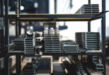 Ceny průmyslových výrobců po roce růstu nepatrně klesly vyrobcu