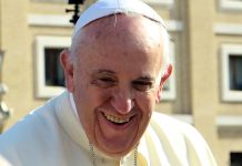 Papež František apeloval na správce daní, aby nekradli papez