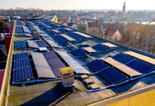 Solární byznys opět vzkvétá. Brzdí ho ale málo lidí i panelů solarni