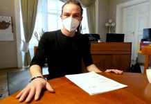 Stavební úřady zůstanou tam, kde jsou, potvrdil Bartoš stavebni