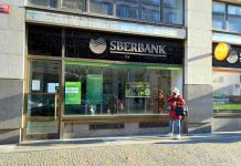 Klienti vzali Sberbank útokem. Ta zavřela pobočky Sberbank