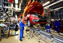 Automobilky znovu zavírají. Sjednané odběry energií neplatí automobilky