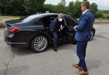 Stát dal loni politickým stranám a hnutí přes miliardu korun politickym