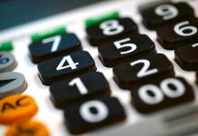 Průmysl v prosinci klesl, stavebnictví rostlo. Bilance je v záporu v prosinci