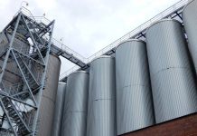 Po zásahu vlády do cen energií a paliv volá velká část firem firem