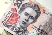 Transfery peněz na Ukrajině dosahují rekordních úrovní penez