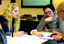 Pracovníci finančních úřadů razí do regionů pomoci s daněmi regionu