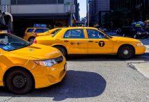 Inflace v USA zpomalila na 8,3 %. Zlevnila hlavně paliva v_USA