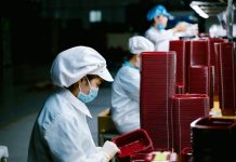 Čínská ekonomika brzdí. Dohání ji covid i válka na Ukrajině cinska_ekonomika