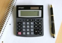 Dneškem stoupnou důchody v průměru o 1 017 korun duchody