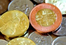 Česká koruna zpevnila na rekordních 24,44 korun za euro koruna