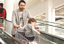 Penze vláda letos navýší nejspíš 3x, rodičům dá pět tisíc rodice