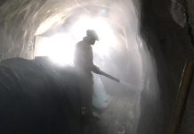 Česko z Ruska importuje 49 % z celkového objemu ropy ropy